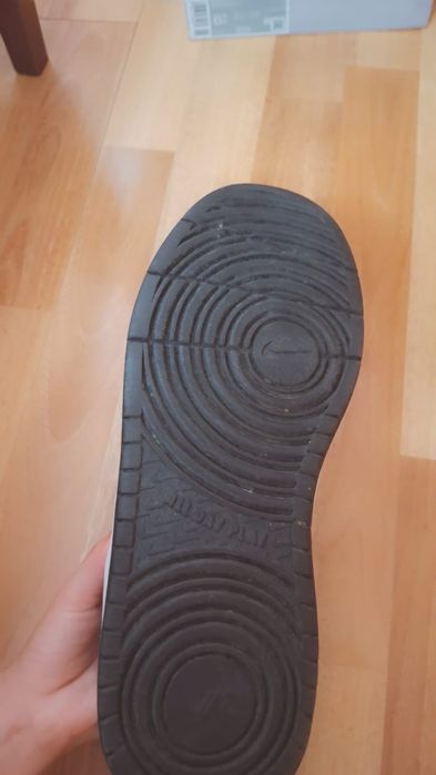 Nike Borought mid