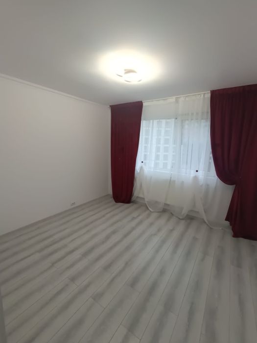 Vand Camera de Camin Silk District