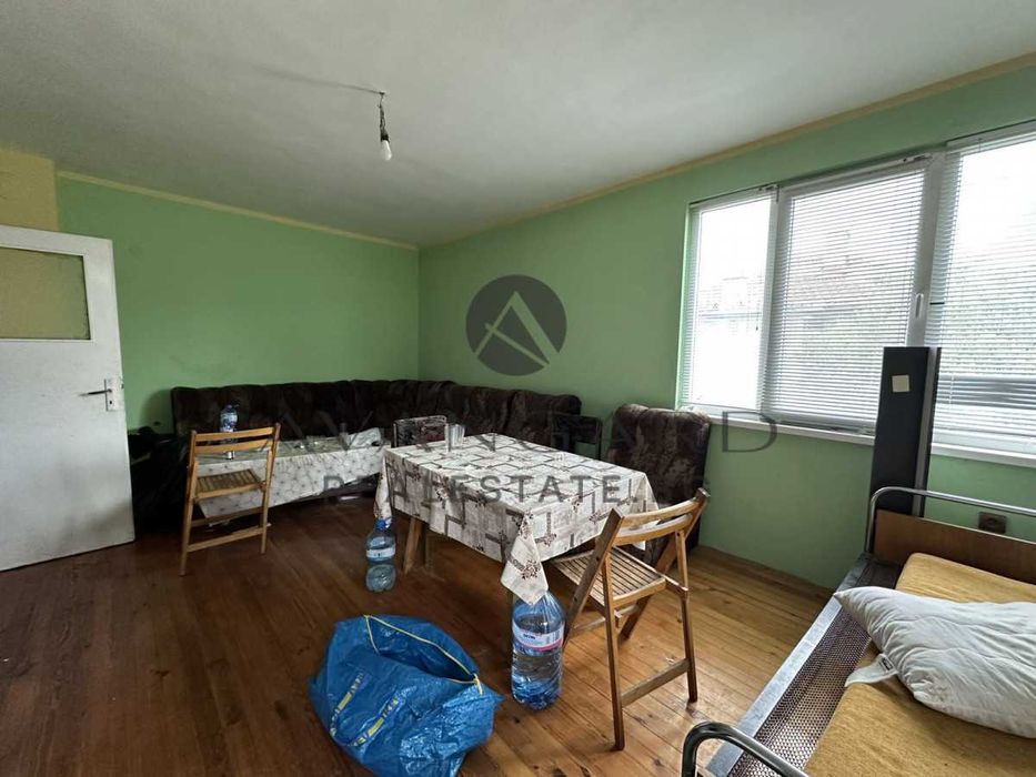 оф.21097 Етаж от къща Прослав