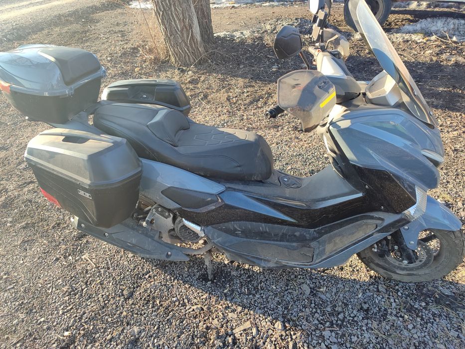 Продам скутер ...