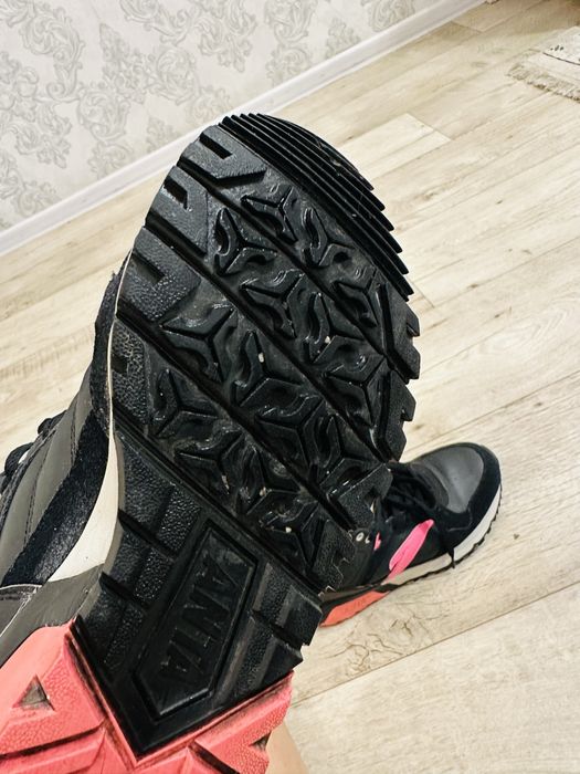 Демисезонные кросовки  .Anta