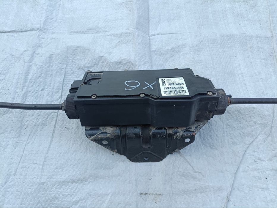 Блок управления ручным тормозом БМВ BMW E70 E71.