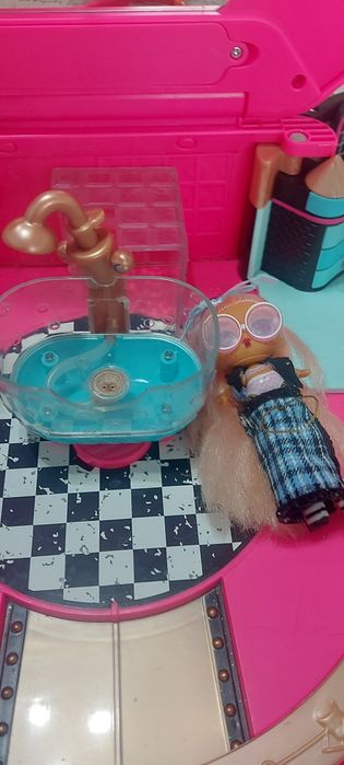 Куфар LOL за игра  с аксесоари и кукла LOL