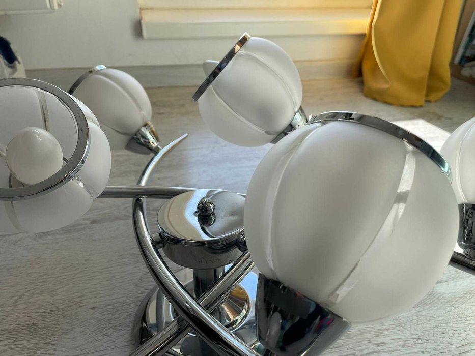 Lustra eleganta, aspect cromat cu 5 spoturi - APROAPE NOUA