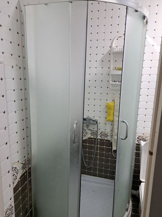 Душевые кабины сотилади