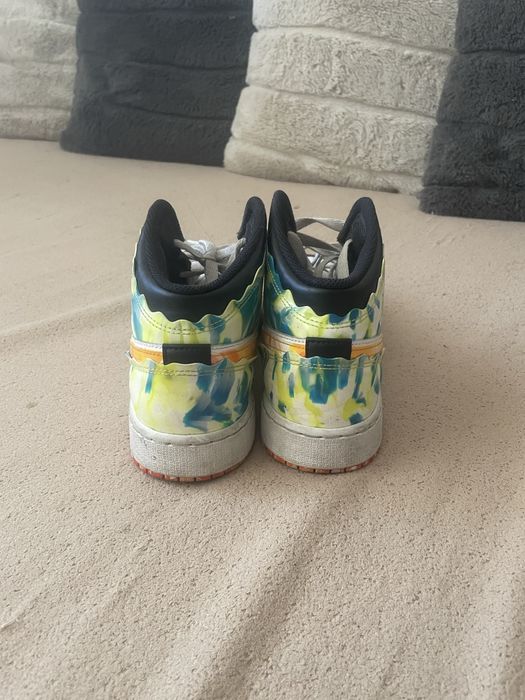 Air Jordan 1 Mid SE (GS) "Drip