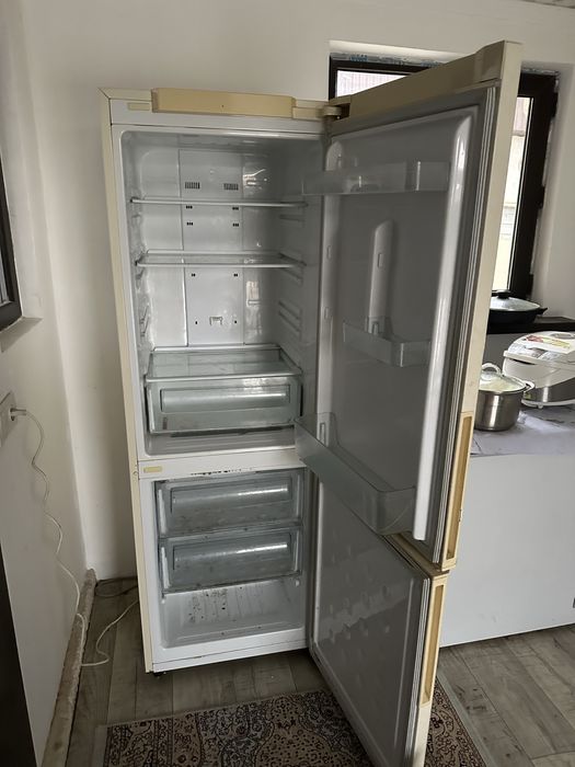 Холадильник Самсунг