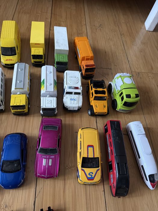 Игрушки машинки коллекционные