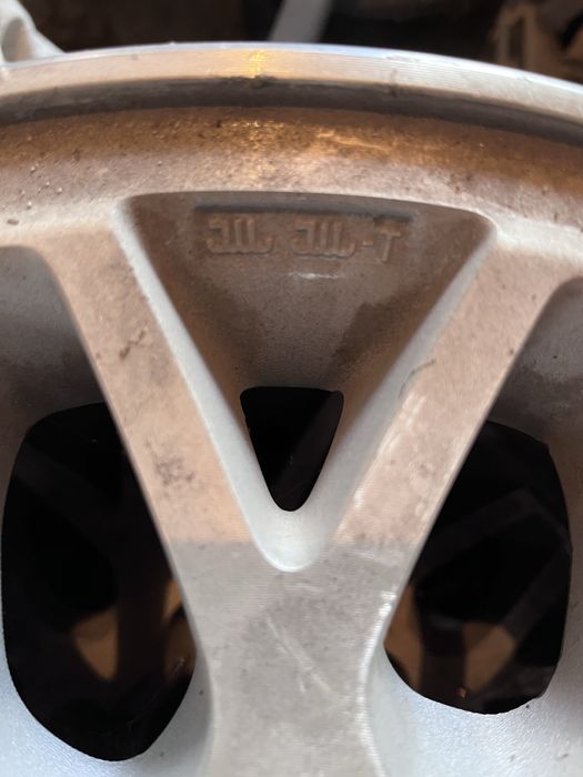 Продам диски  Nissan