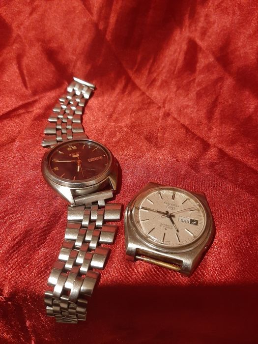 Lot 2 Seiko automatic
