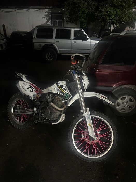 Продам мотоцикл эндуро