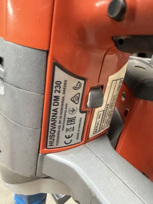 Carota cu stativ Husqvarna DM 230 + pompa apa WT15i / pana la 150 mm