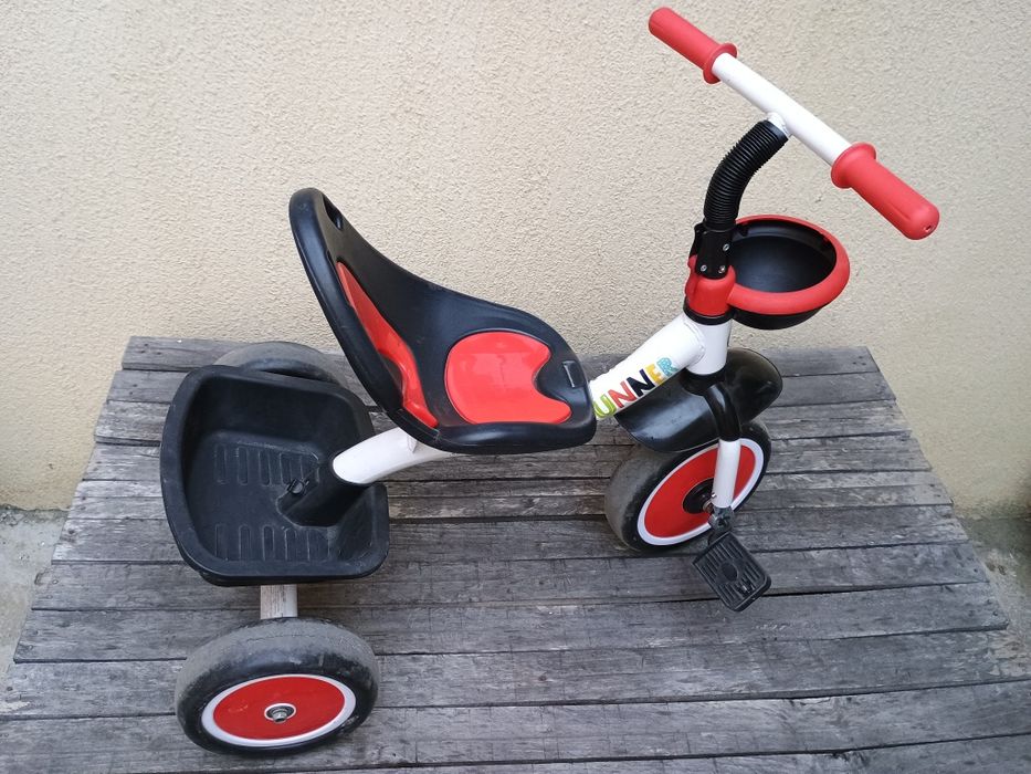 Tricicleta pentru copii.