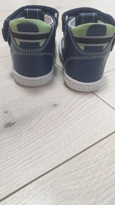 Sandale ortopedice Hokide , din piele naturala. Noi. Marimea 19.