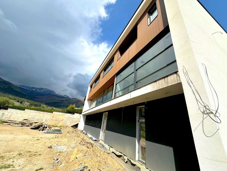 Продава се Къща в с. Бистрица, Област София-град - 600 кв.м за 2250 €/кв.м - Снимка #2