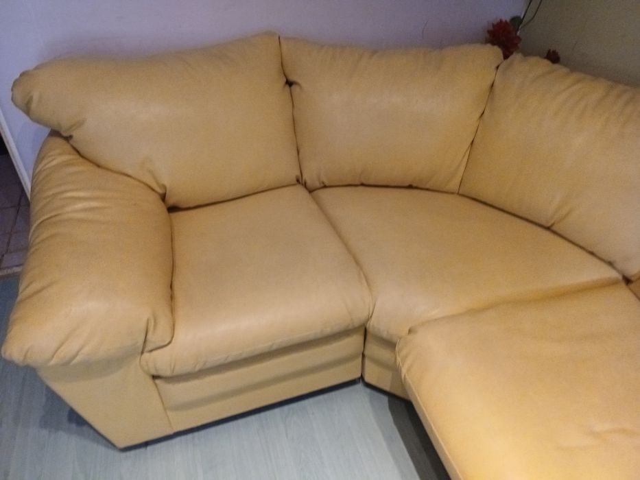 Диван еко кожа в добро състояние