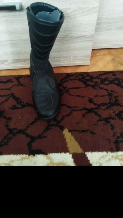 Нови мото ботуши