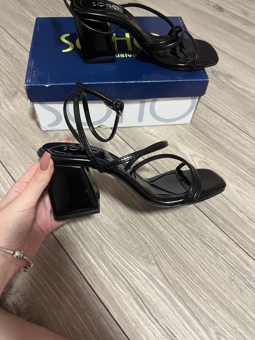 Черни токчета