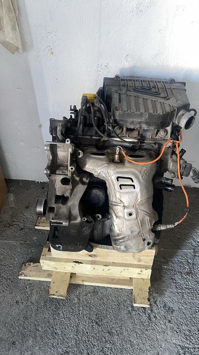 ДВС Reno logan  2015  г в 1,6 l