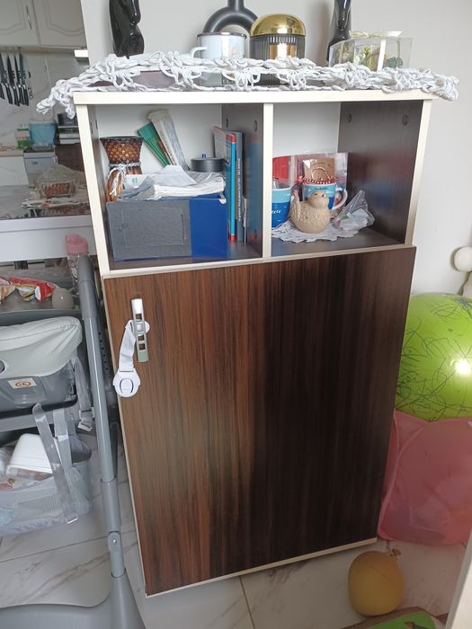 Продавам витрина