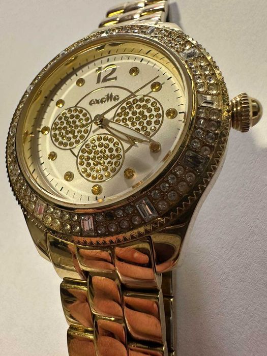 Продавам дамски часовник Oxette