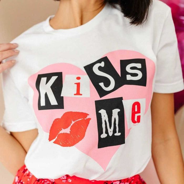 Дамски тениски с сърца принт - 11 модела XS-4XL