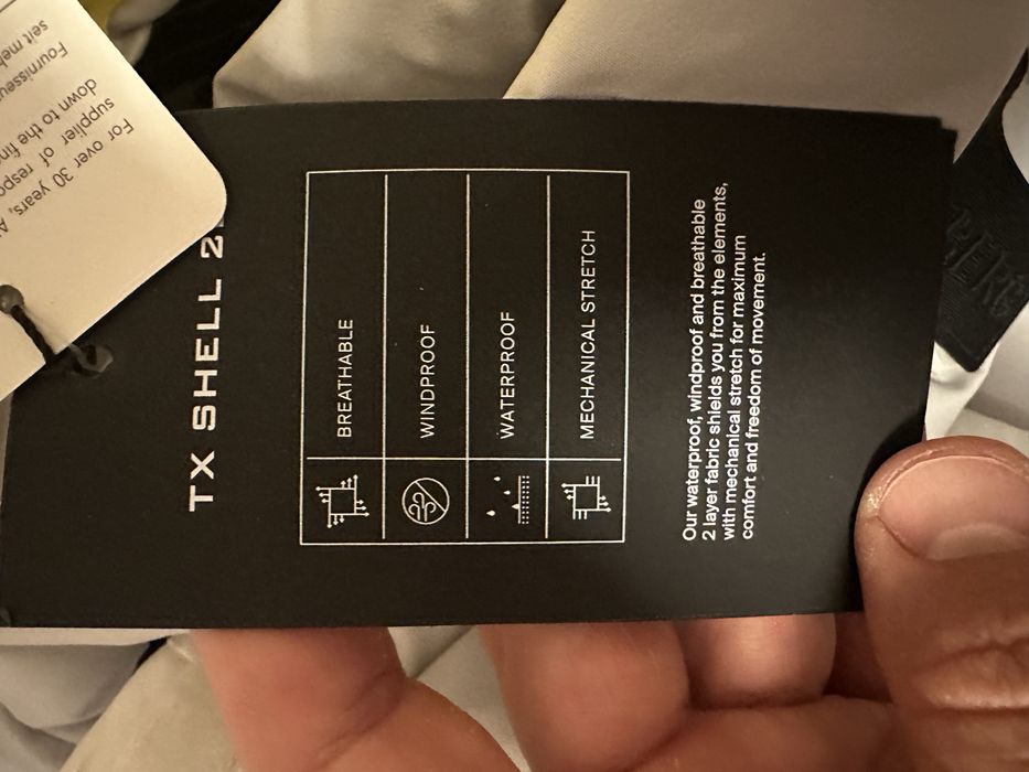 Продавам ски яке Lindeberg