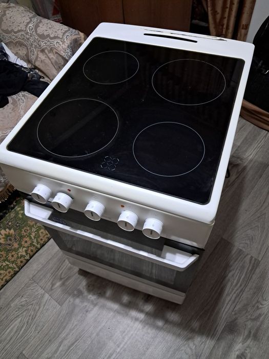 Продам электроплита с керамической плитой