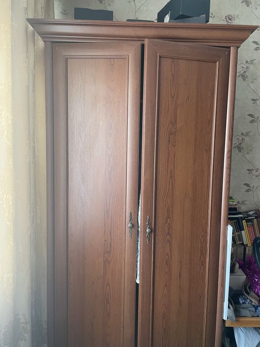 Шифоньер продам срочно