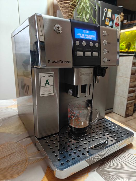 De vanzare Espressor automat De'Longhi PrimaDonna