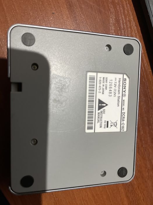 Продается подзарядник для видеокамеры Soni