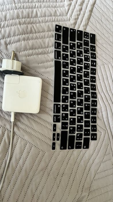 Mac book 14 pro на чипе m2 pro
