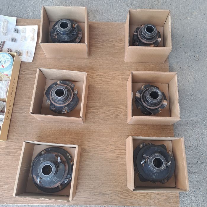 Centru unghiular automat/freză de cepuit uși/ferestre/geamuri termopan