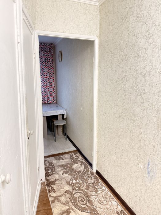 Продам 2х  комнатную квартиру в центре