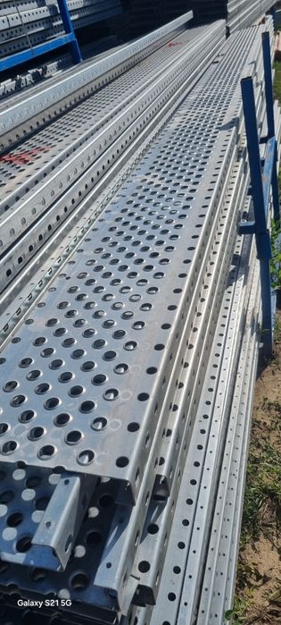 Scari zincate pe comanda și rigole de rezistenta