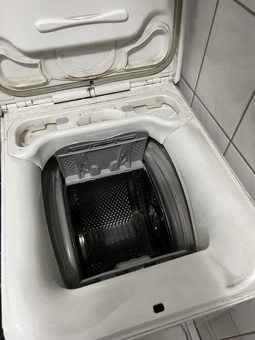 Машинка вертикальная electrolux