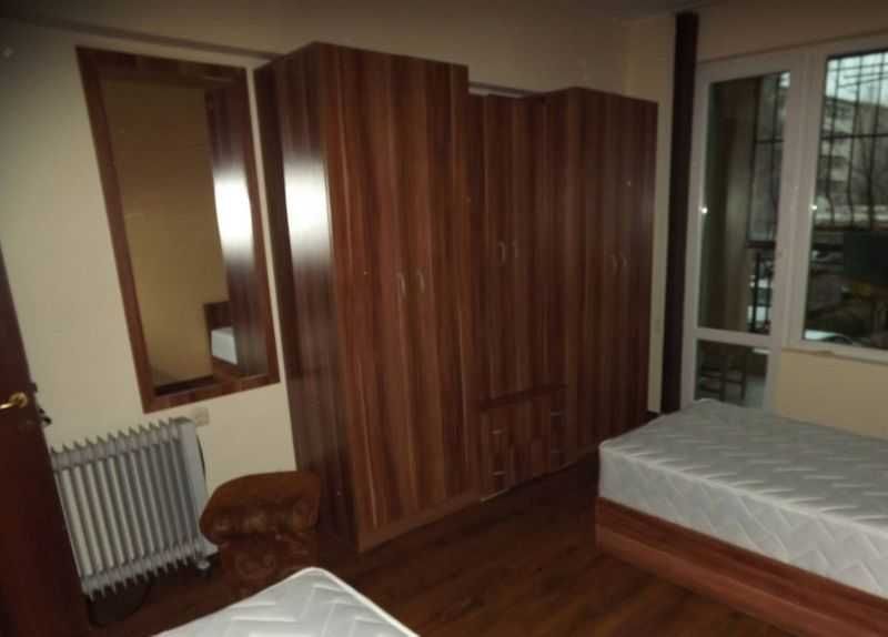 Дава се под наем Двустаен апартамент в Бургас, Лазур - 60 кв.м за 200 € - Снимка #3