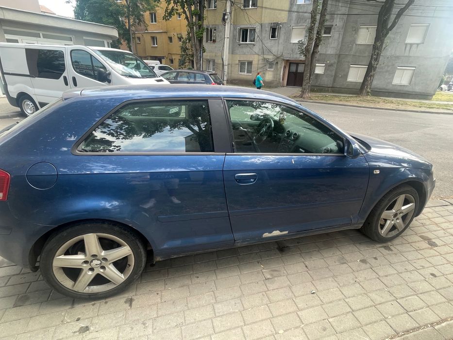 Audi a3 1.6 benzină funcționează perfect clima funcționează defecte estetice care ar costa 100-2 € pentru detali 0756697477
