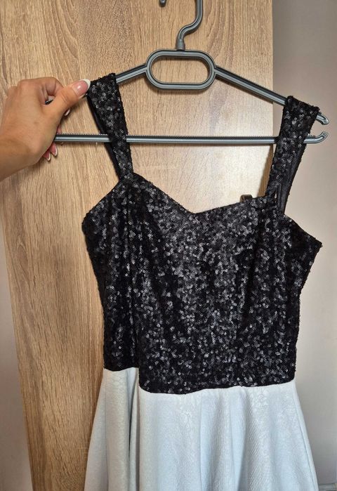 Дамска официална рокля