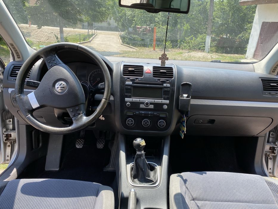 Vând golf 5 2.0 tdi 2008