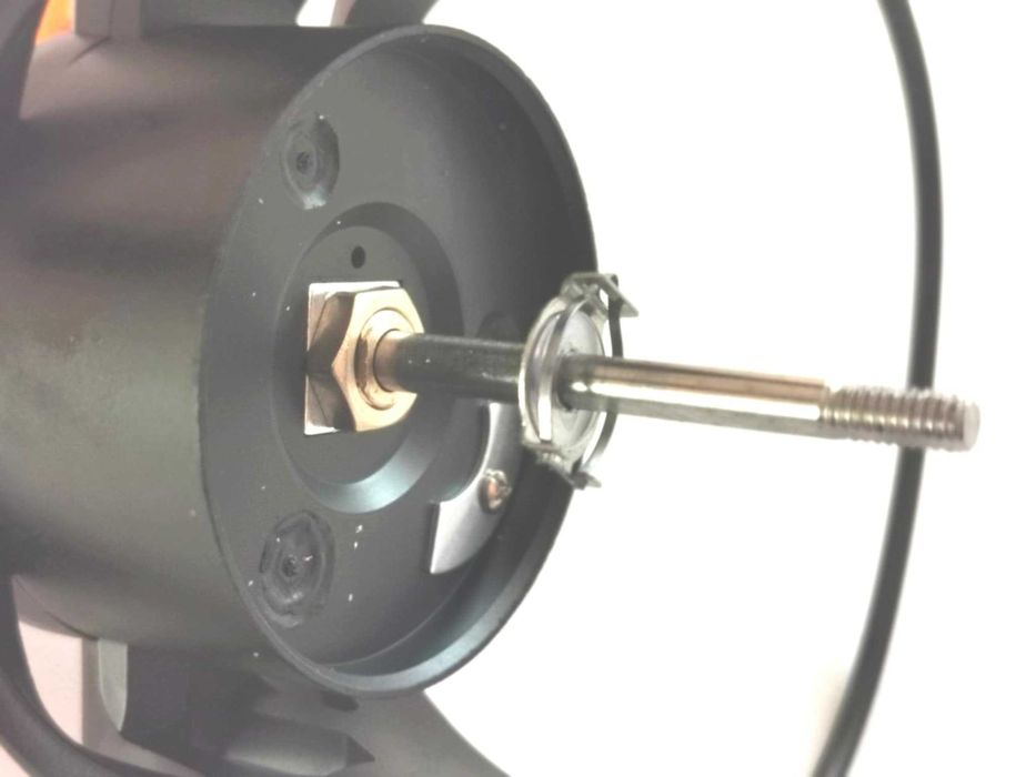 Макара за риболов на сом Osako HF9000 ,тегло 670gr, 11лагера