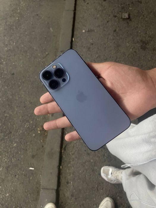 iPhone 13 pro.