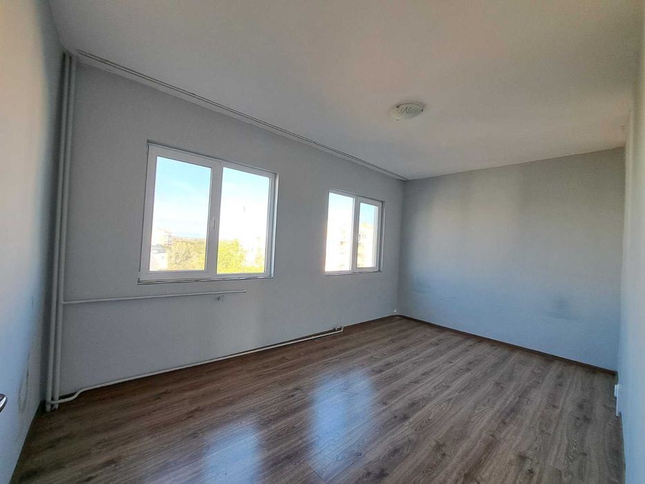 Продава се Тристаен апартамент в Пловдив, Тракия - 86 кв.м за 771 €/кв.м - Снимка #2