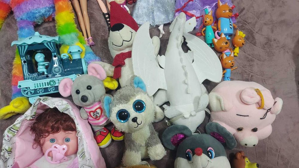 отдам игрушки детские, в основном для девочки