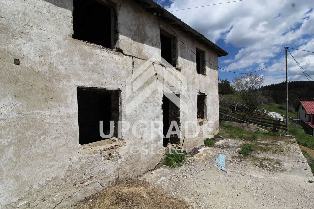 Каменна къща в с.Зорница до Чепеларе