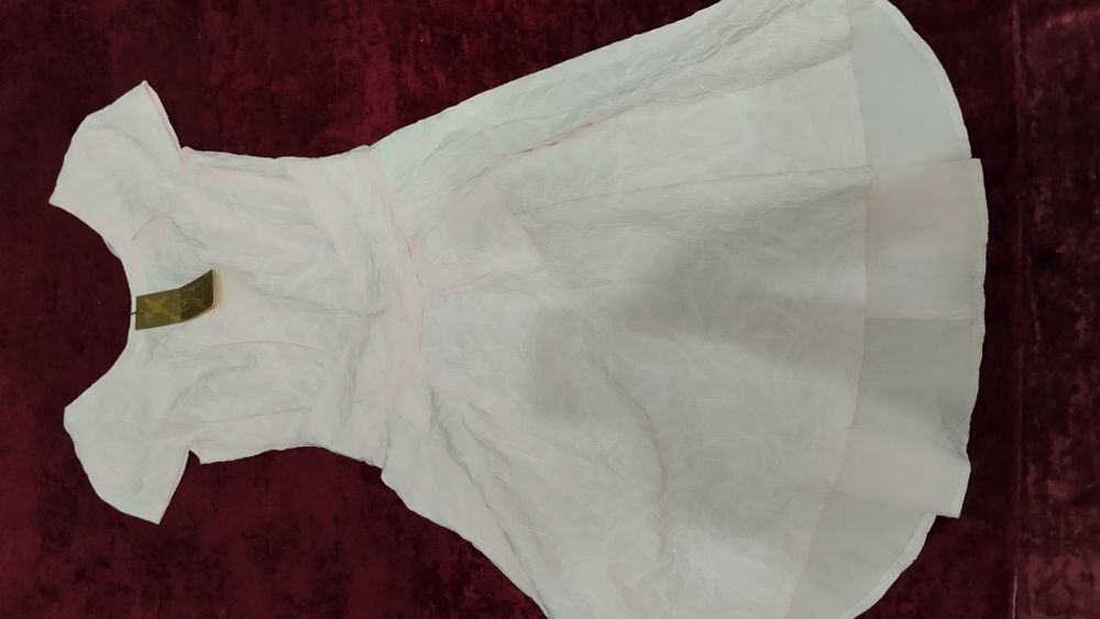 Нарядное женское платье