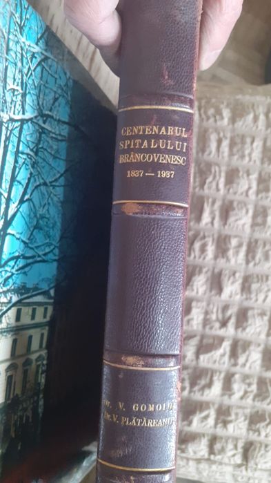 Vând cărți de arhivă