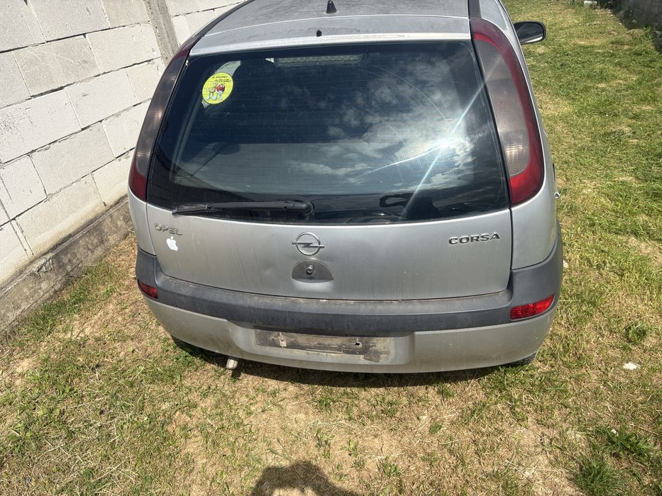 Dezmembrez Opel Corsa 1.2 benzina an 2004