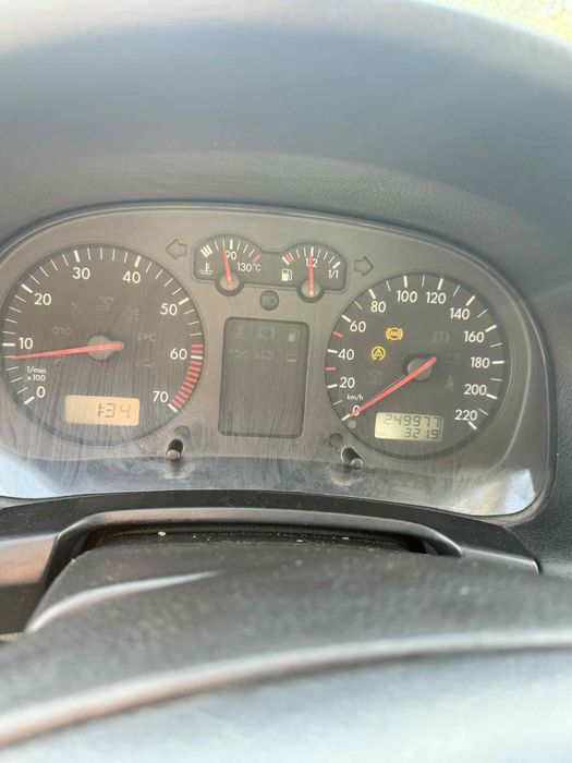 Golf 4 1.4 beniza 2000