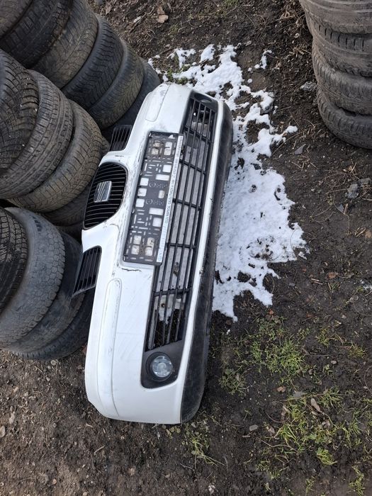 Vand   faruri capota  motor  seat ibizta an 2003